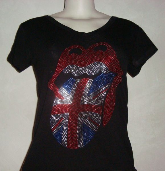 T-Shirt com estampa em strass
